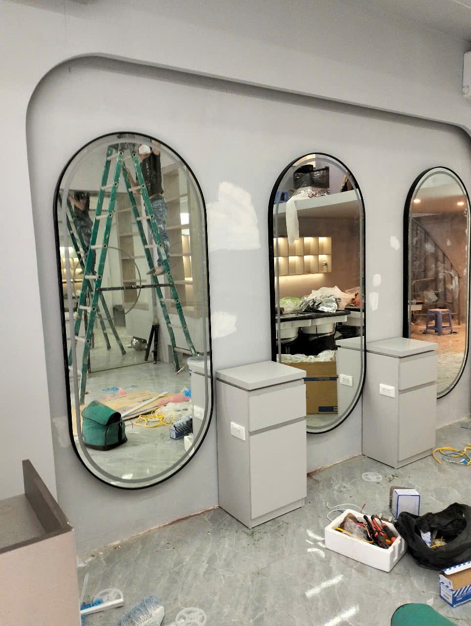 Thi công dãy gương vòm salon Mr.Bin khớp bản vẽ - Nội Thất Hà Tuấn LX