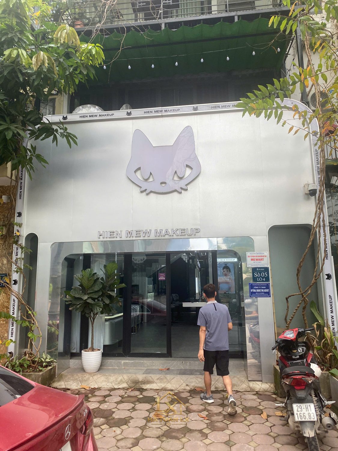 Mặt tiền studio trang điểm Hiền Mew Makeup tại Trịnh Văn Bô, Nam Từ Liêm, Hà Nội - Nội Thất Hà Tuấn LX