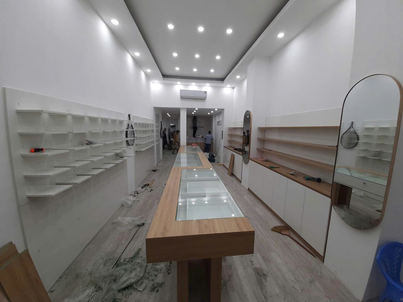 Kinh nghiệm làm showroom tại Láng Hạ: 5 điều nên biết