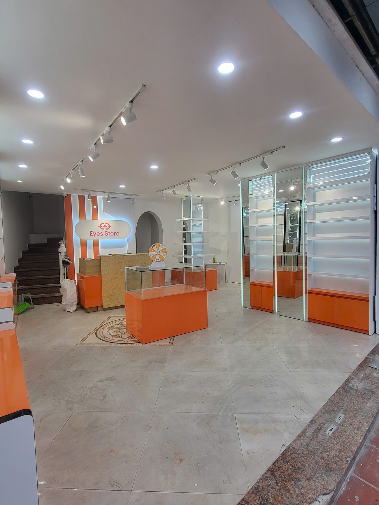 9 lỗi hay mắc khi làm showroom tại Trung Kính