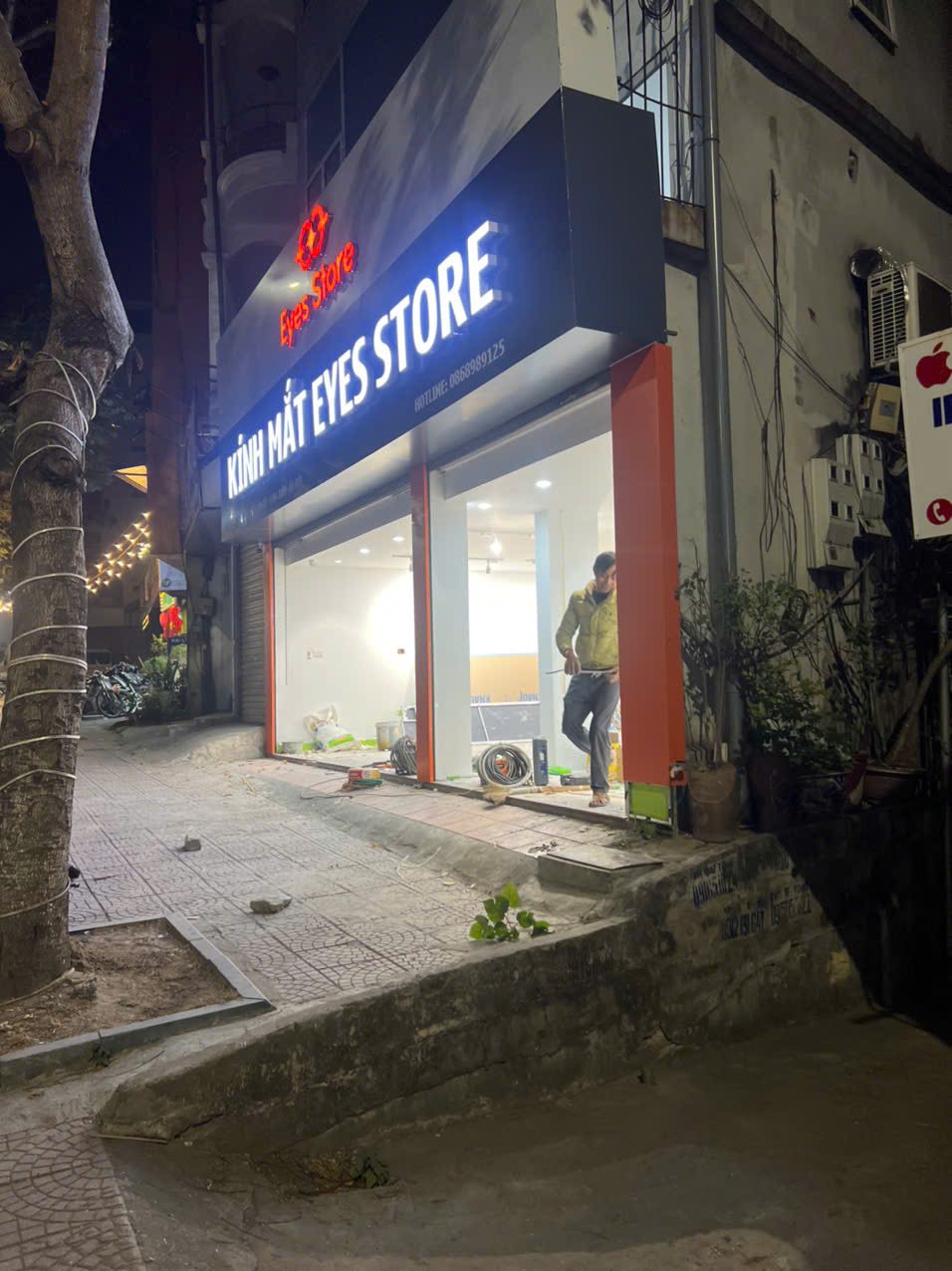 Thi công showroom tại Láng Hạ chọn đơn vị nào uy tín?