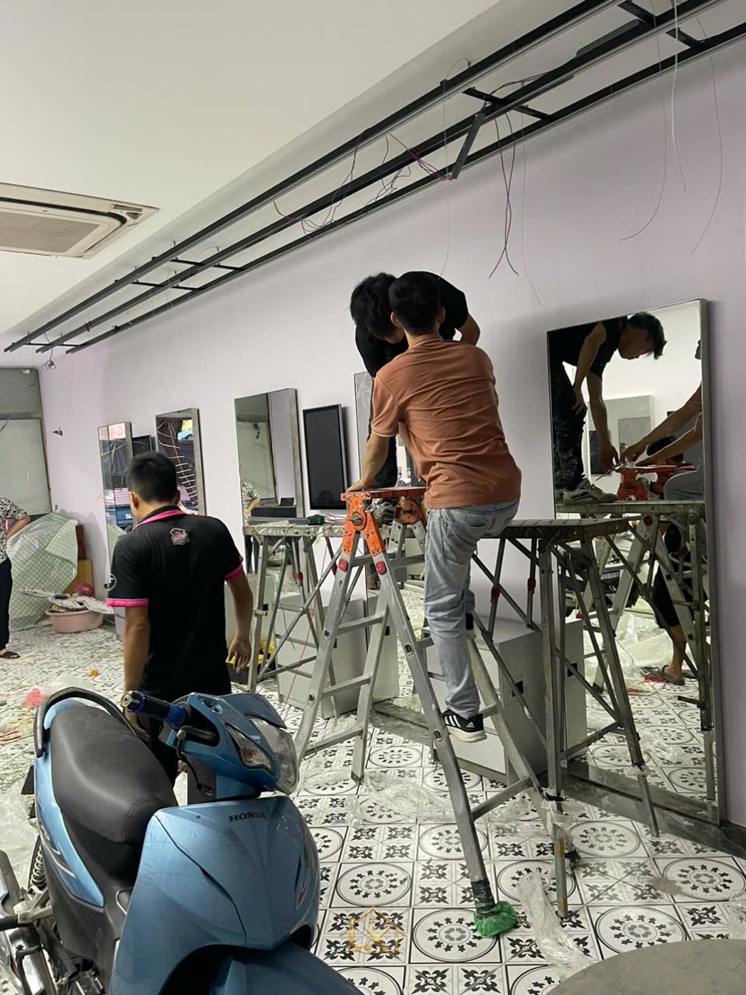 Thi công nội thất salon tóc tại Đông Anh: đẹp chuẩn, hút khách