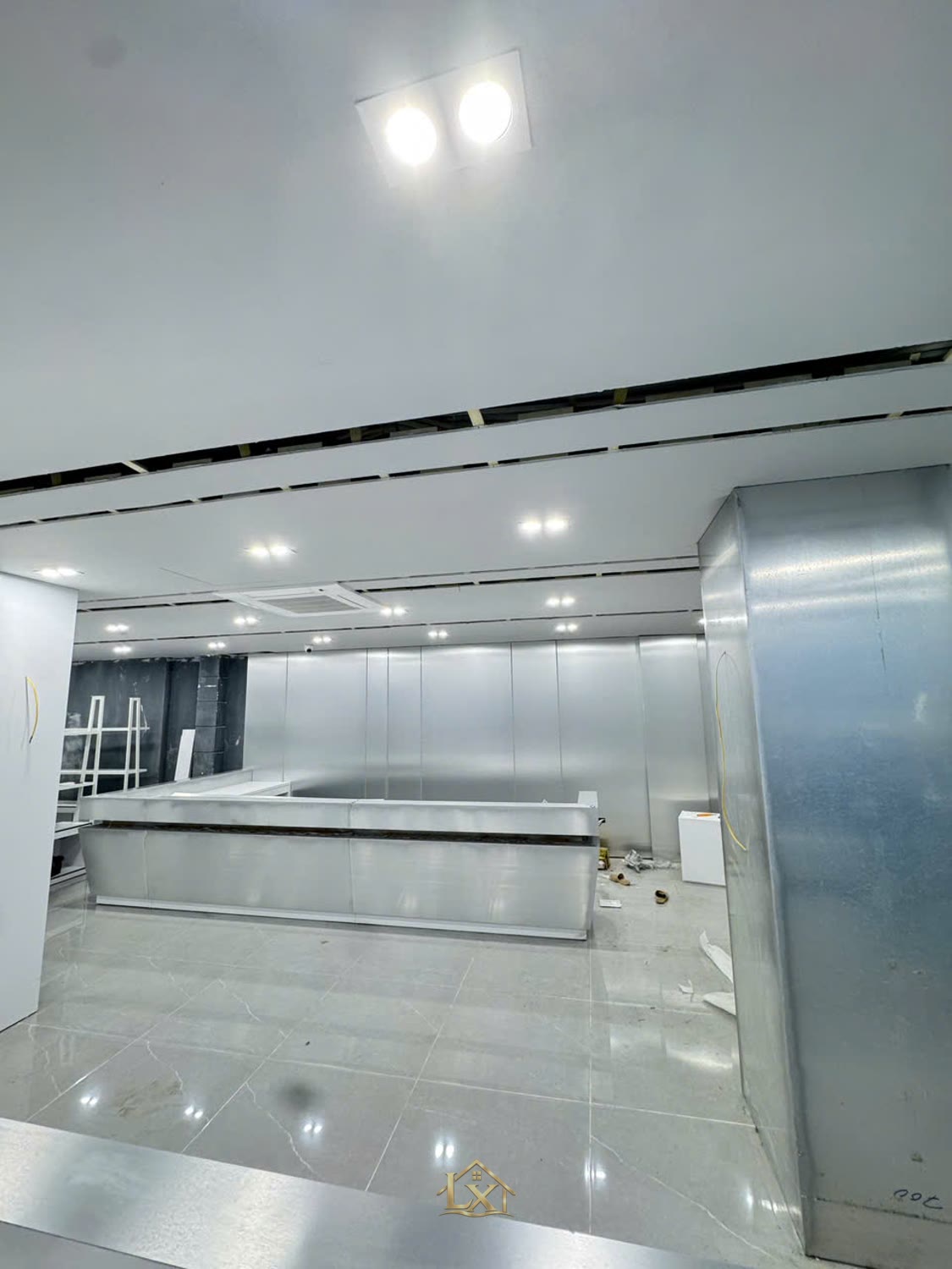 Thi công showroom trọn gói ở Uông Bí gồm mấy bước?