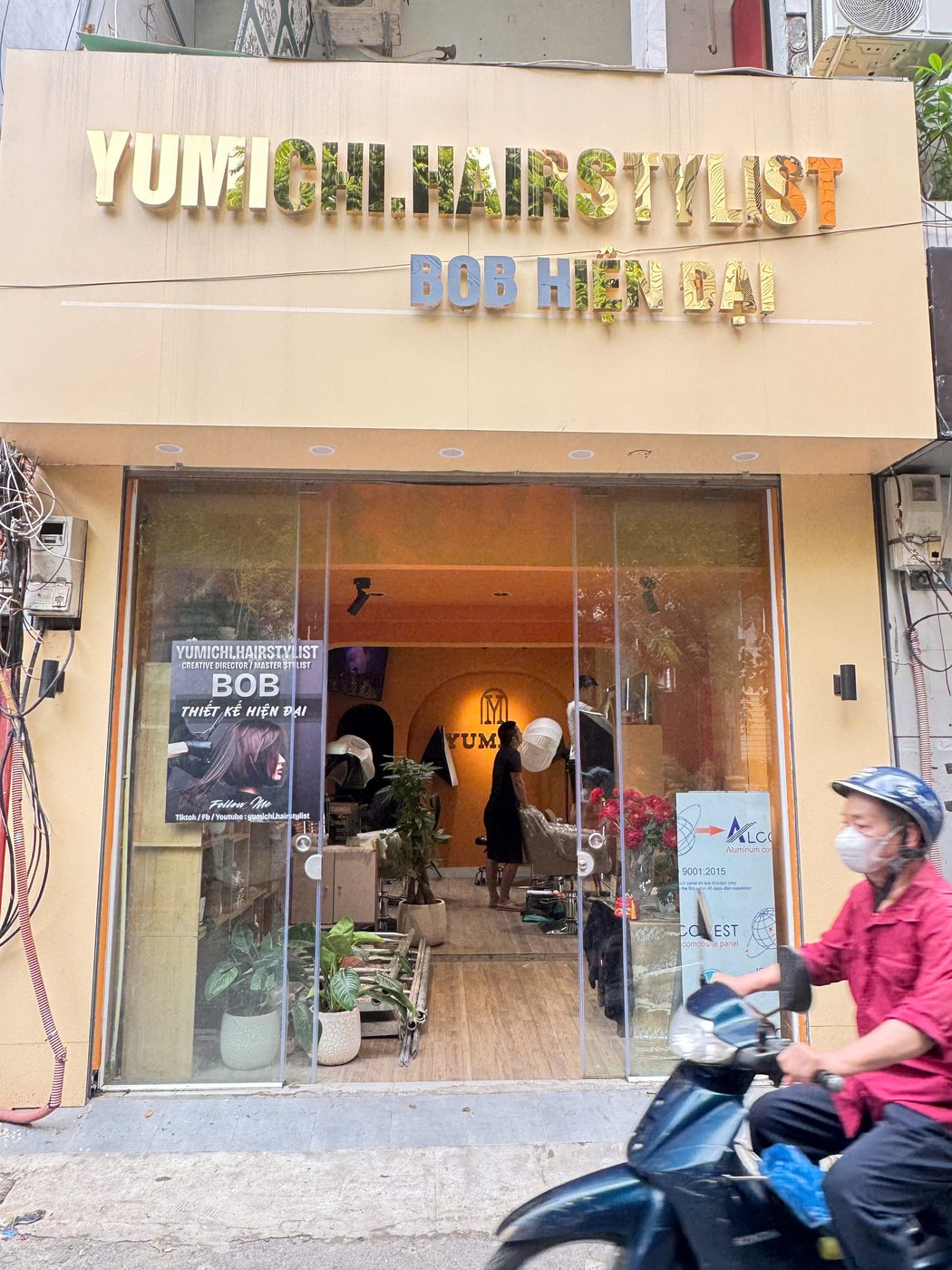 Thiết kế salon tóc phong cách Hàn Quốc sang trọng, hút khách