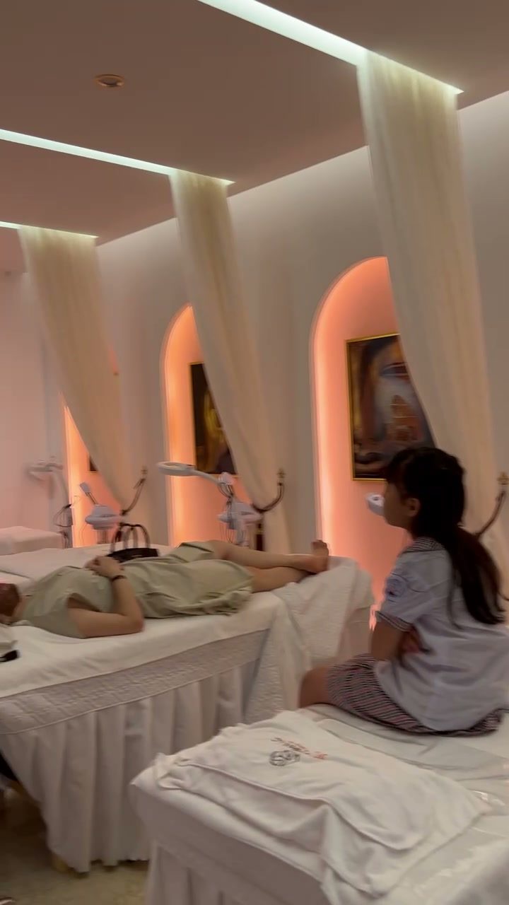 Biển hiệu và mặt tiền spa: hút khách từ ngoài đường