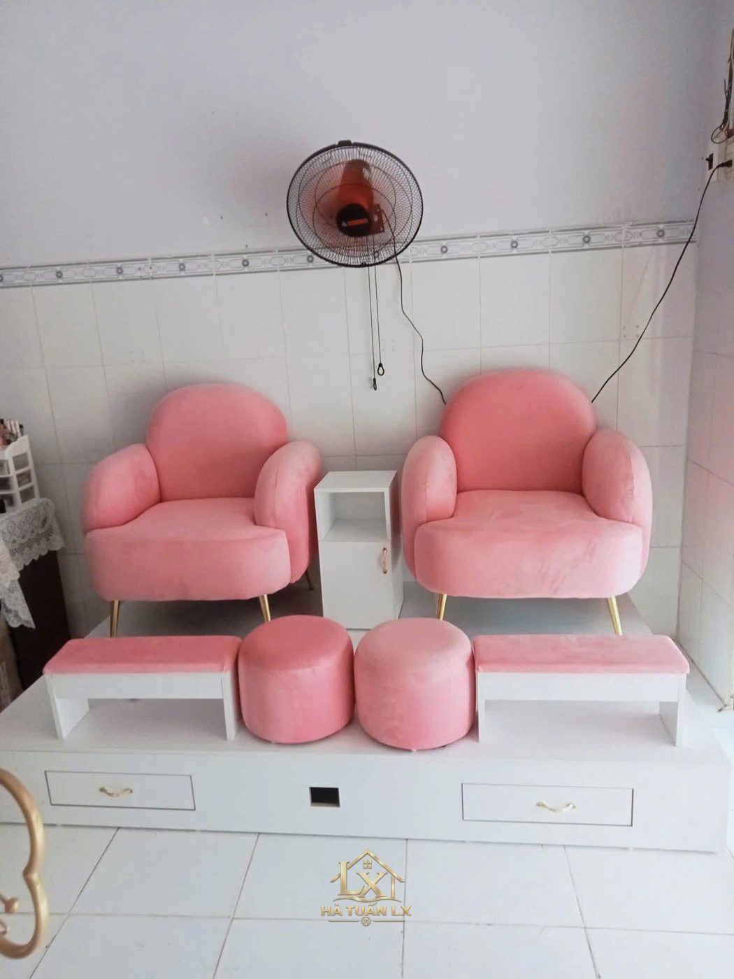 Ghế nail throne màu đỏ sang trọng - Nội Thất Hà Tuấn LX