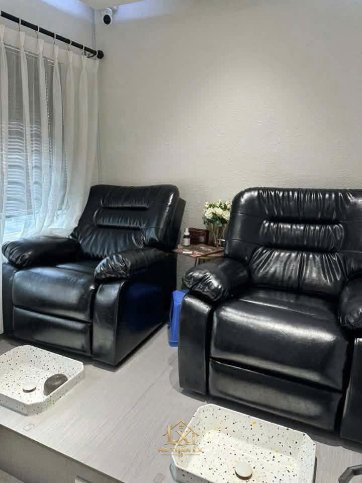 Ghế spa chân ngả lưng da đen - Nội Thất Hà Tuấn LX