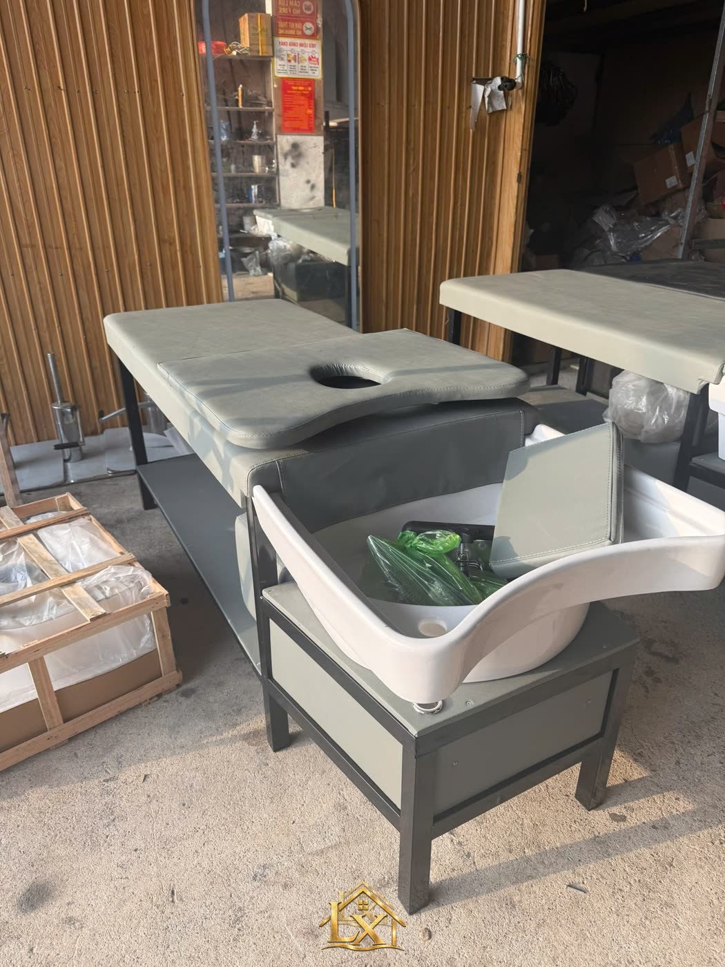 Giường gội dưỡng sinh showroom - Nội Thất Hà Tuấn LX