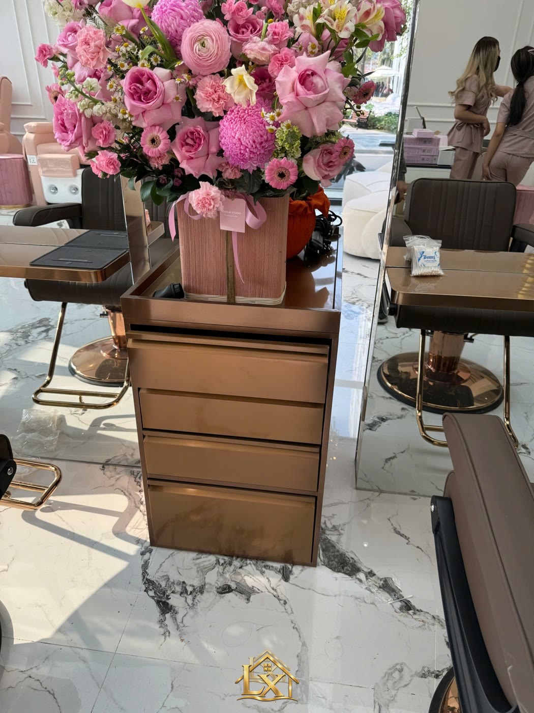 Nội thất đa năng, gấp gọn cho salon nhỏ có tiện không?