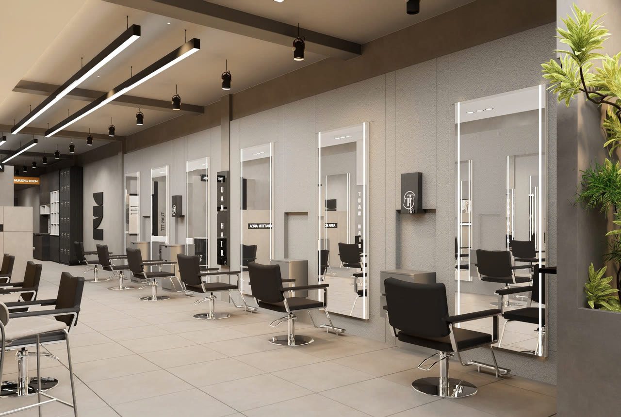 Hành lang dài với mảng cây xanh Tuấn Tít Hair Salon - Nội Thất Hà Tuấn LX